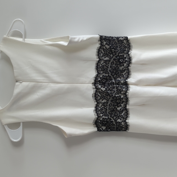 White and lace semi-formal dress medium - Picture 3 of 5